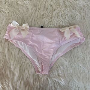 Hot Topic Light Pink and bow Bikini Bottoms M